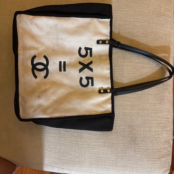 CHANEL TOTE - Picture 1 of 4